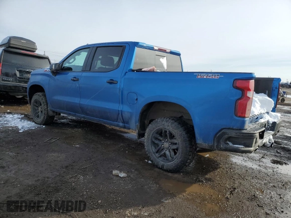 2022 Chevrolet Silverado 1500 LT Trail Boss with VIN 3GCUDFEDXNG596886, listed as a Copart auction lot 44925675 with 18,486 mi miles and Salvage Title. Bid and sale history available at DreamBid. Image 2.