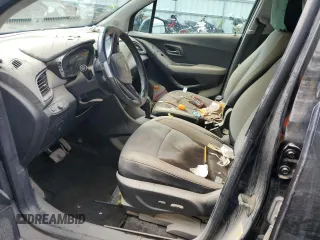 2020 Chevrolet Trax LT z VIN KL7CJPSB6LB331673, wystawiony jako Copart lot #64590854 z przebiegiem Nie podano mil oraz Szkoda całkowita • Salvage title. Historia ofert i sprzedaży dostępna na DreamBid. Obrazek 7.