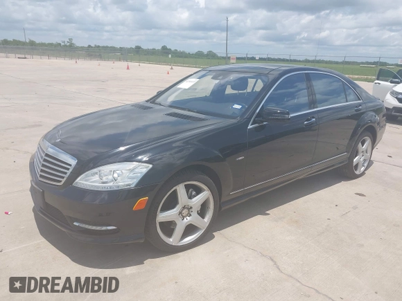 2012 Mercedes-Benz S 550 z VIN WDDNG7DB2CA430249, wystawiony jako IAAI lot #42393133 z przebiegiem 107 283 mil mil oraz . Historia ofert i sprzedaży dostępna na DreamBid. Obrazek 17.
