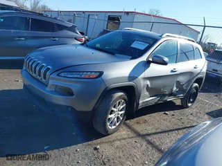 2015 Jeep Cherokee Latitude with VIN 1C4PJMCBXFW515383, listed as a IAAI auction lot 41628584 with 147,471 mi miles. Bid and sale history available at carsss.com. Image 17.