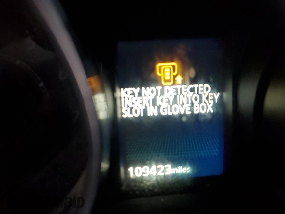 2021 Mitsubishi Outlander ES z VIN JA4ARUAU7MU019575, wystawiony jako Copart lot #54922275 z przebiegiem 109 423 mil mil oraz Szkoda całkowita • Salvage title. Historia ofert i sprzedaży dostępna na DreamBid. Obrazek 9.