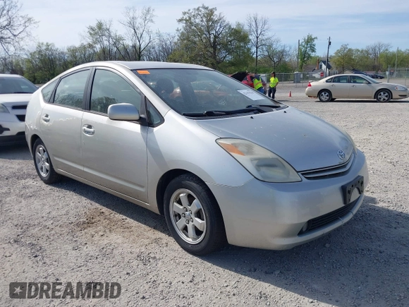 2004 Toyota Prius with VIN JTDKB20U240058943, listed as a IAAI auction lot 42103528 with 257,923 mi miles. Bid and sale history available at carsss.com. Image 1.
