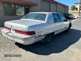 1992 Buick Roadmaster Ltd with VIN 1G4BT5370NR427263, listed as a Copart auction lot 77878424 with 80,825 mi miles and Clean Title. Bid and sale history available at DreamBid. Image 4.