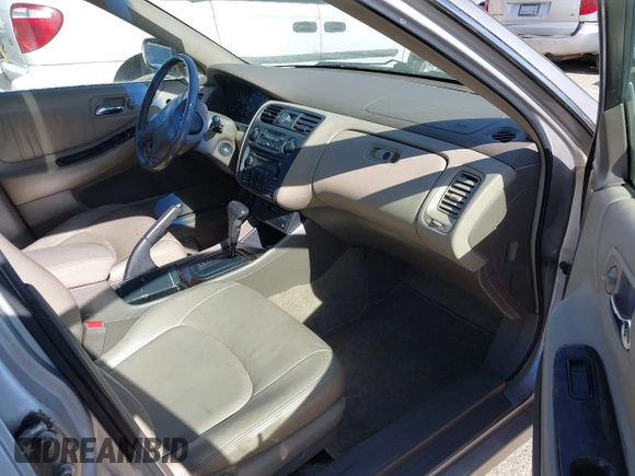1998 Honda Accord EX z VIN 1HGCG1659WA056881, wystawiony jako IAAI lot #41688572 z przebiegiem 146 607 mil mil oraz . Historia ofert i sprzedaży dostępna na DreamBid. Obrazek 5.