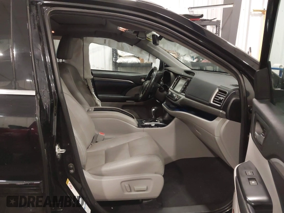 2019 Toyota Highlander Limited with VIN 5TDDZRFH1KS953891, listed as a IAAI auction lot 41979987 with 159,986 mi miles and . Bid and sale history available at DreamBid. Image 5.