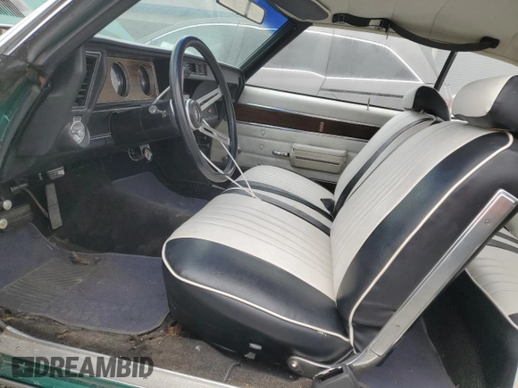 1972 Oldsmobile Cutlass with VIN 3G87H2M101964, listed as a Copart auction lot 70458154 with 25,469 mi miles and Salvage Title. Bid and sale history available at DreamBid. Image 7.