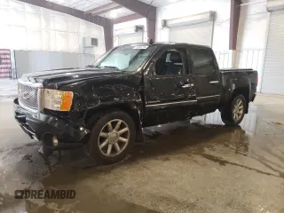 2010 GMC Sierra 1500 Denali z VIN 3GTRKXE28AG259921, wystawiony jako Copart lot #73592214 z przebiegiem 156 378 mil mil oraz Szkoda całkowita • Salvage title. Historia ofert i sprzedaży dostępna na DreamBid. Obrazek 1.
