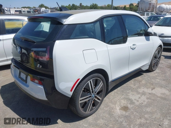 2014 BMW i3 with VIN WBY1Z2C55EV284358, listed as a IAAI auction lot 42597996 with 48,233 mi miles and . Bid and sale history available at DreamBid. Image 4.