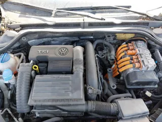 2013 Volkswagen Jetta Sedan Hybrid SE with VIN 3VW637AJ7DM259702, listed as a IAAI auction lot 41799247 with 999,999 mi miles. Bid and sale history available at carsss.com. Image 10.