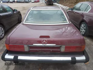 1988 Mercedes-Benz 560 SL with VIN WDBBA48D0JA077921, listed as a IAAI auction lot 41450795 with 155,749 mi miles and . Bid and sale history available at DreamBid. Image 16.