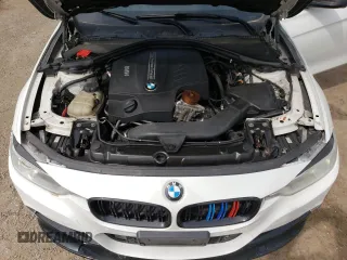 2013 BMW 3 Series 335i xDrive z VIN WBA3B9C53DF585613, wystawiony jako Copart lot #56634425 z przebiegiem 131 604 mil mil oraz Czysty tytuł • Clean title. Historia ofert i sprzedaży dostępna na DreamBid. Obrazek 11.