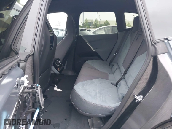 2025 BMW iX xDrive50 z VIN WB523CF07SCT32782, wystawiony jako IAAI lot #42097770 z przebiegiem 3 447 mil mil oraz . Historia ofert i sprzedaży dostępna na DreamBid. Obrazek 8.