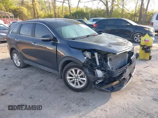 2019 Kia Sorento L z VIN 5XYPG4A39KG523363, wystawiony jako IAAI lot #42026507 z przebiegiem 109 366 mil mil oraz . Historia ofert i sprzedaży dostępna na DreamBid. Obrazek 1.