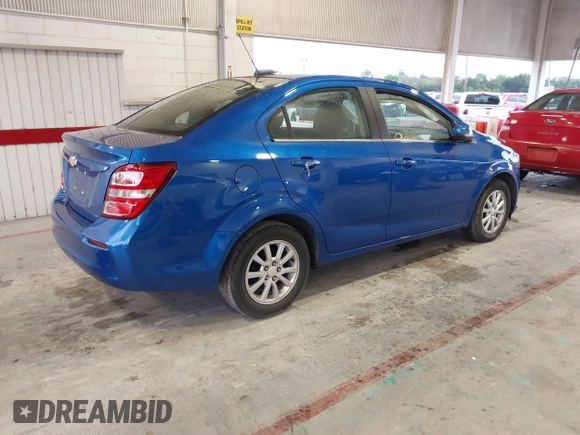 2020 Chevrolet Sonic LT z VIN 1G1JD5SB2L4138455, wystawiony jako IAAI lot #41651103 z przebiegiem 34 349 mil mil oraz . Historia ofert i sprzedaży dostępna na DreamBid. Obrazek 4.