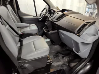 2016 Ford Transit z VIN 1FTYR2XM0GKA06408, wystawiony jako IAAI lot #42818715 z przebiegiem 170 021 mil mil oraz . Historia ofert i sprzedaży dostępna na DreamBid. Obrazek 23.