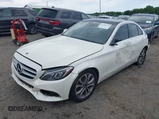 2017 Mercedes-Benz C 300 с VIN 55SWF4JB9HU179554, выставлен на аукционе IAAI как лот 42290729 с пробегом 142 389 миль миль и . История ставок и продаж доступна на DreamBid. Изображение 2.