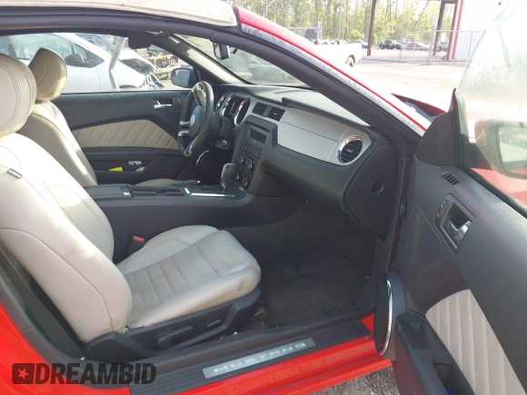 2014 Ford Mustang V6 with VIN 1ZVBP8EM9E5275890, listed as a IAAI auction lot 42101000 with 176,628 mi miles. Bid and sale history available at carsss.com. Image 5.