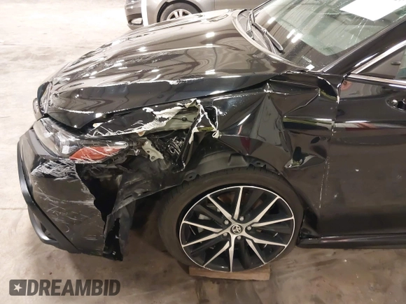 2023 Toyota Camry SE z VIN 4T1G11AK5PU077849, wystawiony jako IAAI lot #42210826 z przebiegiem 45 680 mil mil oraz . Historia ofert i sprzedaży dostępna na DreamBid. Obrazek 6.