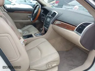 2007 Cadillac SRX with VIN 1GYEE637670175523, listed as a IAAI auction lot 41625039 with 167,638 mi miles. Bid and sale history available at carsss.com. Image 5.