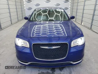 2018 Chrysler 300 Touring L with VIN 2C3CCAAG7JH257941, listed as a Copart auction lot 80192534 with 71,699 mi miles and Clean Title. Bid and sale history available at carsss.com. Image 5.