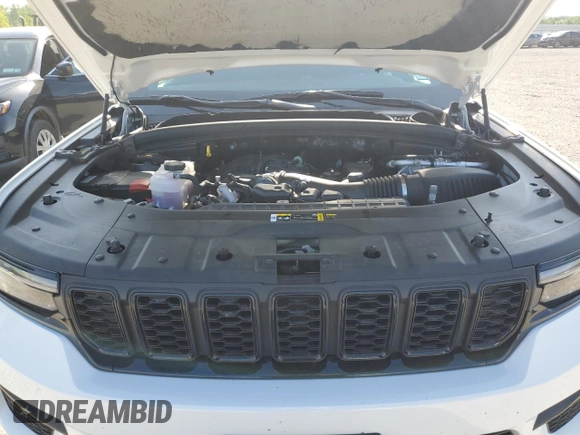 2024 Jeep Grand Cherokee Altitude X with VIN 1C4RJHAG2RC233758, listed as a Copart auction lot 61833885 with 4,492 mi miles and Salvage title. Bid and sale history available at DreamBid. Image 12.