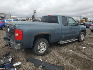 2011 Chevrolet Silverado 1500 LT with VIN 1GCRCSE06BZ303009, listed as a Copart auction lot 47390175 with 202,579 mi miles and Salvage Title. Bid and sale history available at carsss.com. Image 3.