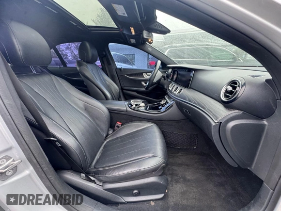2017 Mercedes-Benz E 300 Luxury with VIN WDDZF4JB1HA192926, listed as a Copart auction lot 56244195 with 134,414 mi miles and Clean Title. Bid and sale history available at DreamBid. Image 5.