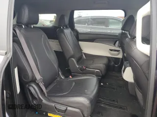 2024 Kia Carnival LX with VIN KNDNB4H39R6303228, listed as a Copart auction lot 78284124 with 8,738 mi miles and Salvage Title. Bid and sale history available at carsss.com. Image 10.