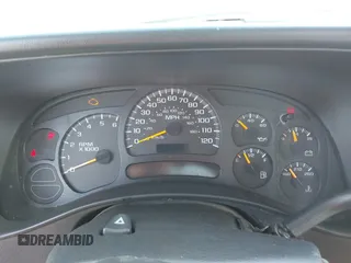 2004 Chevrolet Silverado 1500 Work Truck with VIN 1GCEC14X54Z233870, listed as a IAAI auction lot 42114163 with 236,226 mi miles. Bid and sale history available at carsss.com. Image 7.