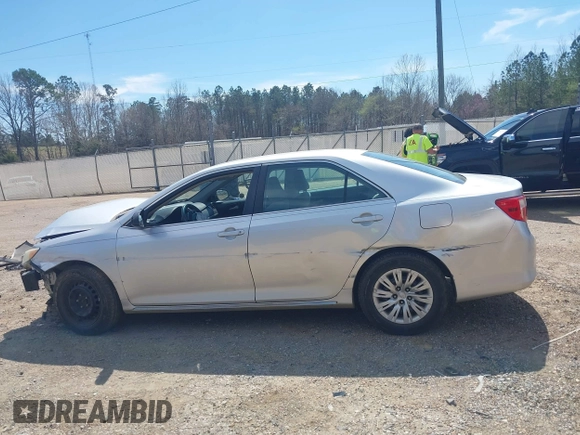 2014 Toyota Camry L with VIN 4T4BF1FK2ER433410, listed as a IAAI auction lot 41827639 with 191,842 mi miles. Bid and sale history available at carsss.com. Image 15.
