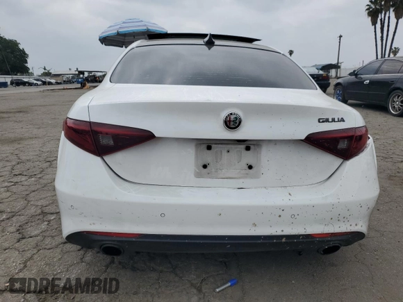 2019 Alfa Romeo Giulia Ti Sport с VIN ZARFAMBN6K7605647, выставлен на аукционе Copart как лот 54258525 с пробегом 97 036 миль миль и Списание • Salvage title. История ставок и продаж доступна на DreamBid. Изображение 6.