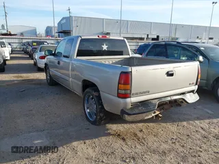 2006 GMC Sierra 1500 SLE1 z VIN 1GTEC19Z76Z174978, wystawiony jako IAAI lot #41822592 z przebiegiem 470 057 mil mil oraz . Historia ofert i sprzedaży dostępna na DreamBid. Obrazek 3.
