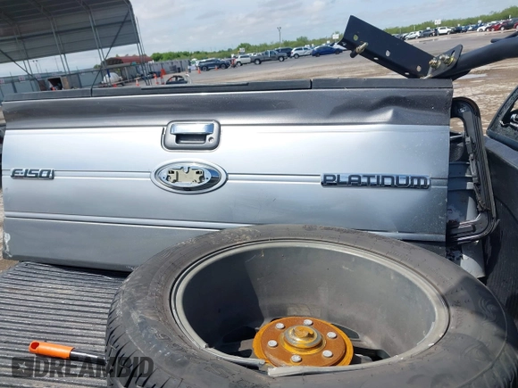 2013 Ford F-150 XL z VIN 1FTFW1ETXDFB90054, wystawiony jako IAAI lot #42385219 z przebiegiem 270 317 mil mil oraz . Historia ofert i sprzedaży dostępna na DreamBid. Obrazek 11.