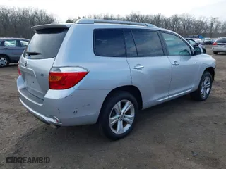 2008 Toyota Highlander Limited with VIN JTEES42A582037201, listed as a IAAI auction lot 41610521 with 222,888 mi miles. Bid and sale history available at carsss.com. Image 4.