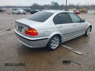 2004 BMW 3 Series 325i with VIN WBAEV33434KR33342, listed as a IAAI auction lot 41567253 with 197,674 mi miles. Bid and sale history available at carsss.com. Image 4.