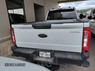 2023 Ford F-250 XL z VIN 1FT7X2BA2PEC72168, wystawiony jako IAAI lot #42777782 z przebiegiem 71 892 mil mil oraz . Historia ofert i sprzedaży dostępna na DreamBid. Obrazek 1.