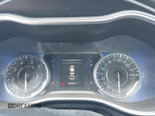2015 Chrysler 200 Limited с VIN 1C3CCCAB8FN547054, выставлен на аукционе IAAI как лот 42455432 с пробегом 180 265 миль миль и . История ставок и продаж доступна на DreamBid. Изображение 7.