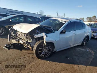 2015 Infiniti Q40 with VIN JN1CV6AR7FM523289, listed as a Copart auction lot 82891354 with 110,353 mi miles and Salvage Title. Bid and sale history available at carsss.com. Image 1.