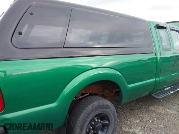 2000 Ford F-250 XL with VIN 1FTNX21L0YEA75124, listed as a IAAI auction lot 42702921 with Not provided miles and . Bid and sale history available at DreamBid. Image 6.