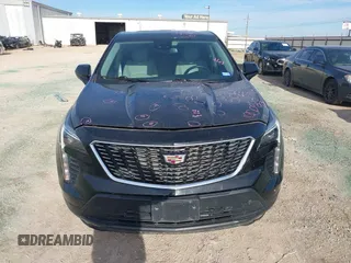 2020 Cadillac XT4 FWD Luxury z VIN 1GYAZAR48LF151119, wystawiony jako IAAI lot #41327430 z przebiegiem 62 704 mil mil oraz . Historia ofert i sprzedaży dostępna na DreamBid. Obrazek 12.
