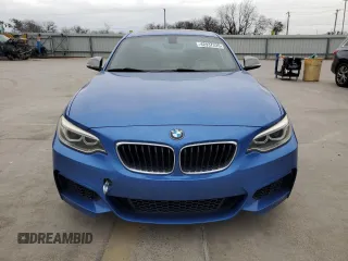 2015 BMW 2 Series M235i z VIN WBA1J7C54FV288793, wystawiony jako Copart lot #42937235 z przebiegiem Nie podano mil oraz Czysty tytuł • Clean title. Historia ofert i sprzedaży dostępna na DreamBid. Obrazek 5.