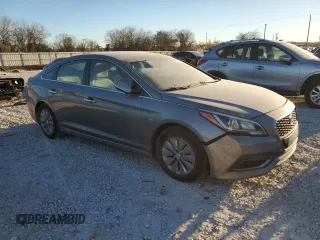2017 Hyundai Sonata Hybrid SE with VIN KMHE24L39HA064181, listed as a Copart auction lot 82154673 with 84,134 mi miles. Bid and sale history available at carsss.com. Image 4.