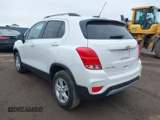 2021 Chevrolet Trax LT with VIN KL7CJPSB2MB358581, listed as a IAAI auction lot 42243675 with 32,517 mi miles and . Bid and sale history available at DreamBid. Image 3.