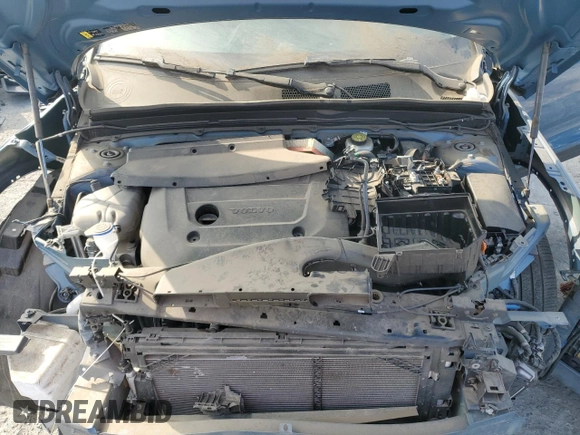 2024 Volvo XC40 Plus Dark Theme with VIN YV4L12UL9R2257599, listed as a Copart auction lot 41537295 with 10,323 mi miles and Salvage title. Bid and sale history available at DreamBid. Image 12.
