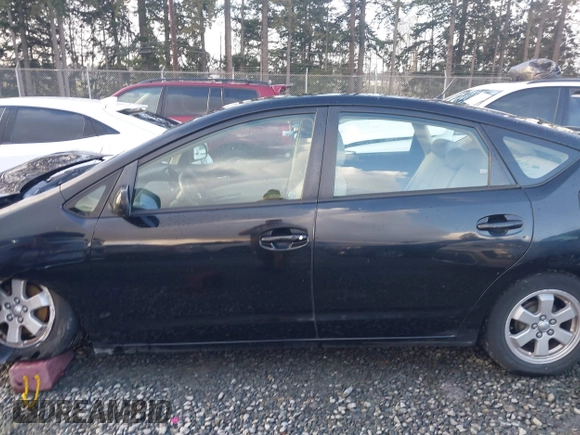 2004 Toyota Prius with VIN JTDKB20U440068552, listed as a IAAI auction lot 41179621 with 151,127 mi miles. Bid and sale history available at carsss.com. Image 14.