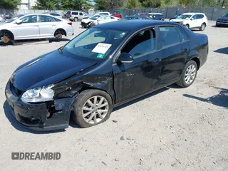 2010 Volkswagen Jetta Sedan Limited with VIN 3VWRZ7AJ5AM158388, listed as a IAAI auction lot 42054349 with 101,272 mi miles. Bid and sale history available at carsss.com. Image 17.