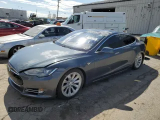 2013 Tesla Model S with VIN 5YJSA1CN9DFP14820, listed as a Copart auction lot 50062725 with 136,596 mi miles and Clean Title. Bid and sale history available at carsss.com. Image 1.