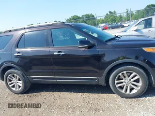 2014 Ford Explorer XLT z VIN 1FM5K7D86EGA27075, wystawiony jako IAAI lot #42572920 z przebiegiem 249 001 mil mil oraz . Historia ofert i sprzedaży dostępna na DreamBid. Obrazek 13.