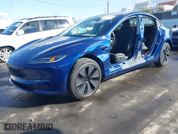 2025 Tesla Model 3 Long Range with VIN 5YJ3E1EA2SF915586, listed as a IAAI auction lot 41495870 with 4 mi miles and . Bid and sale history available at DreamBid. Image 2.