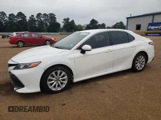 2020 Toyota Camry LE with VIN 4T1C11AK3LU890969, listed as a Copart auction lot 54374675 with 147,136 mi miles and Clean Title. Bid and sale history available at carsss.com. Image 1.